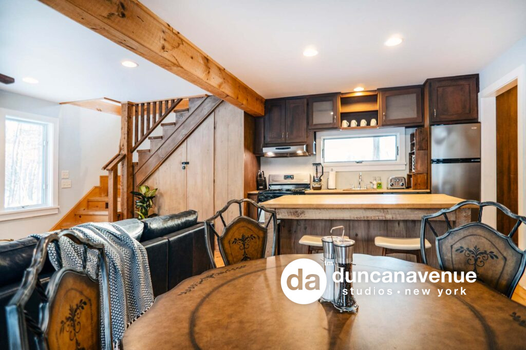 Hudson Valley Getaway – Rustic Cabin in the Shawangunk Mountains | Hudson Valley Style Magazine Airbnb Tour | Photography by ALLUVION Real Estate – Duncan Avenue Studios