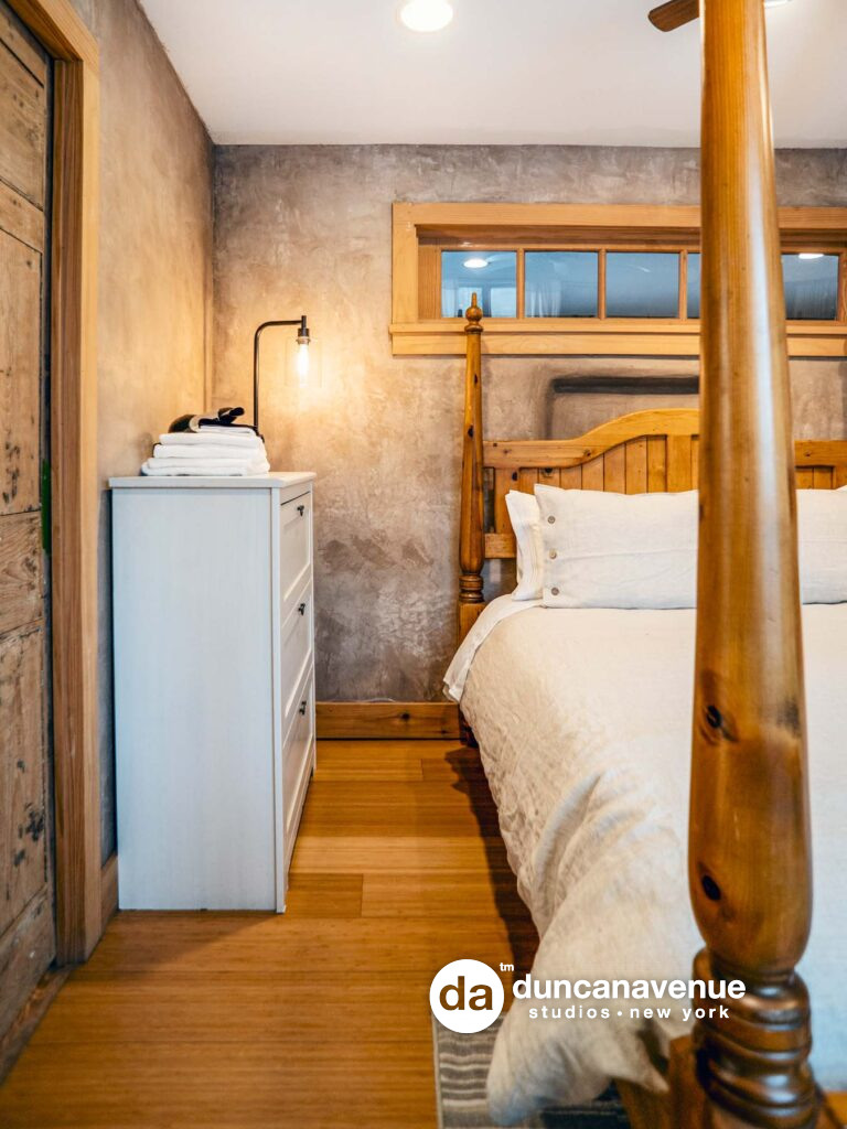 Hudson Valley Getaway – Rustic Cabin in the Shawangunk Mountains | Hudson Valley Style Magazine Airbnb Tour | Photography by ALLUVION Real Estate – Duncan Avenue Studios