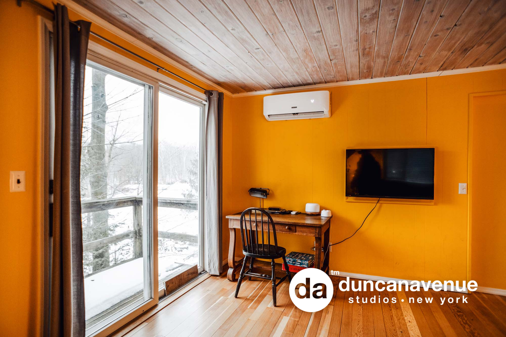 Town of Shawangunk Lake House – Airbnb Photography + Real Estate Photography by NYC Photographer Maxwell Alexander