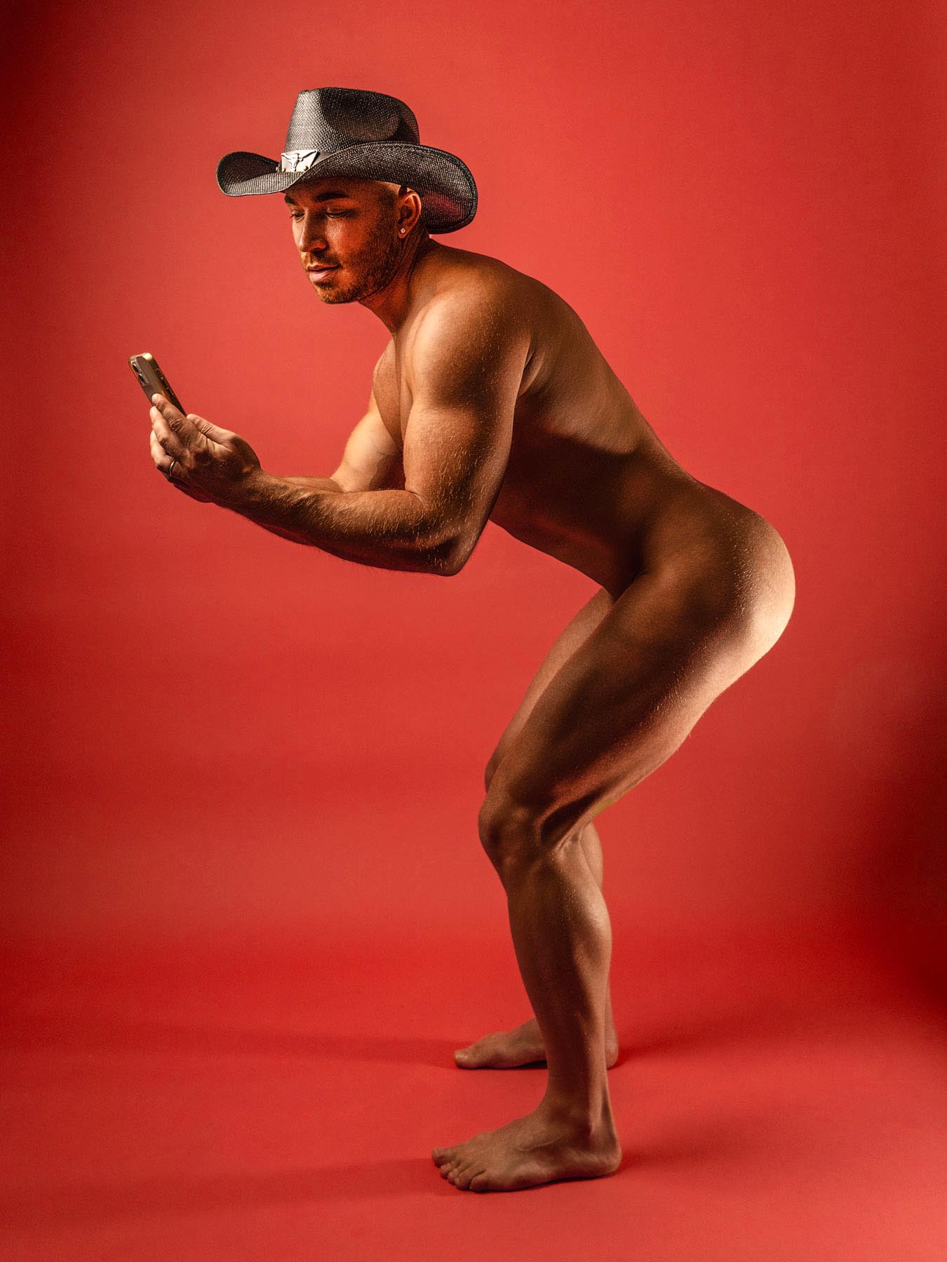 Cocky Cowboy by Fitness Model + Photographer Maxwell Alexander – NYC Male Boudoir Photography Experience – Nude Gay Men – Nude Male Magazine – Naked Gay Men Photography – Best Gay OnlyFans – New York